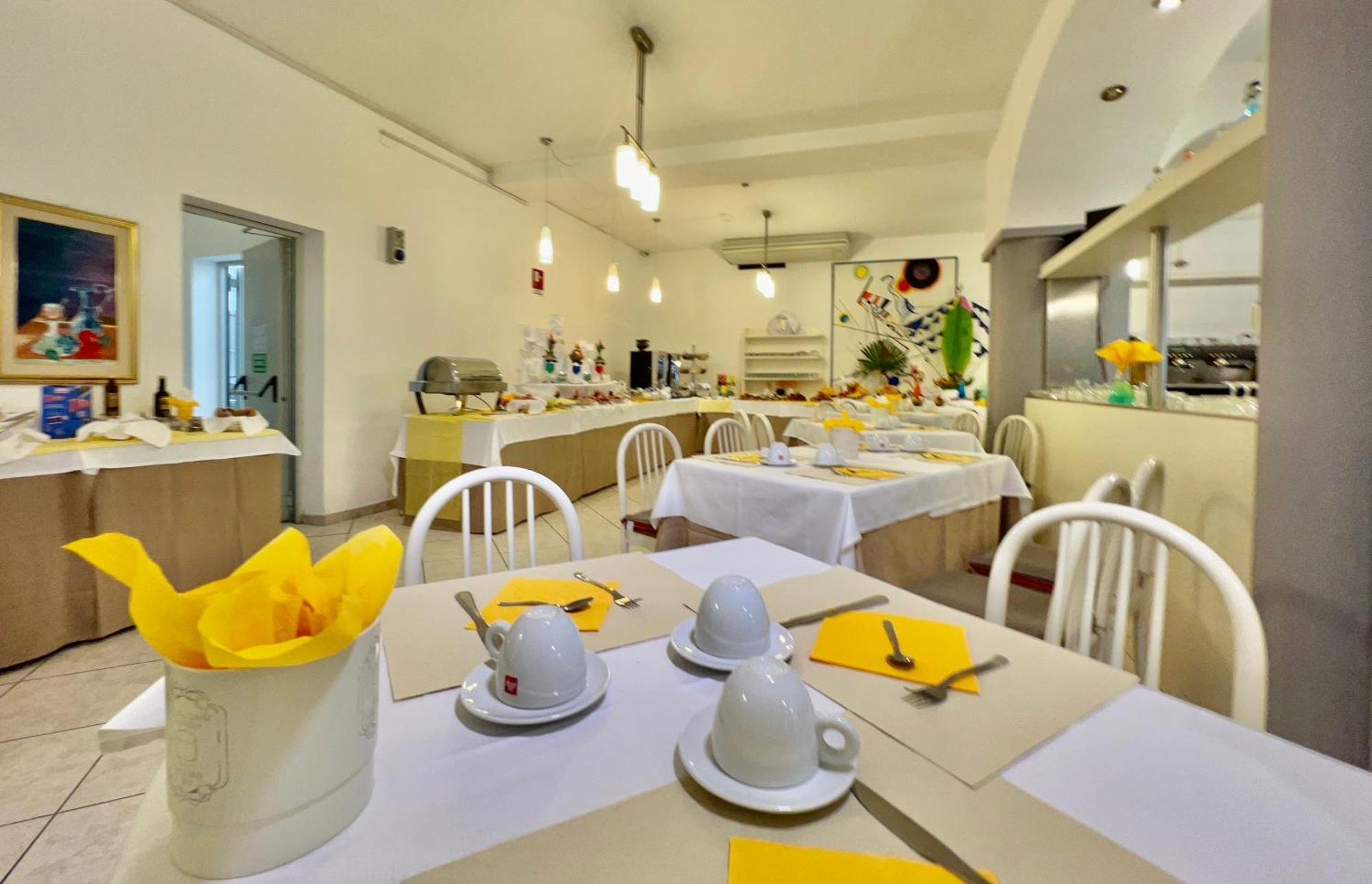 Hotel Myriam Lignano Sabbiadoro Exterior foto